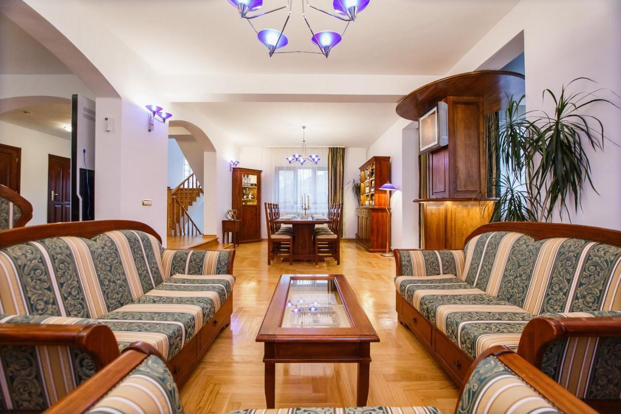 Casa 3 Guesthouse Oradea Exterior photo