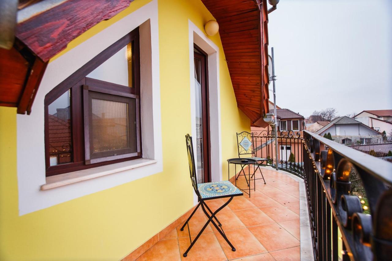 Casa 3 Guesthouse Oradea Exterior photo