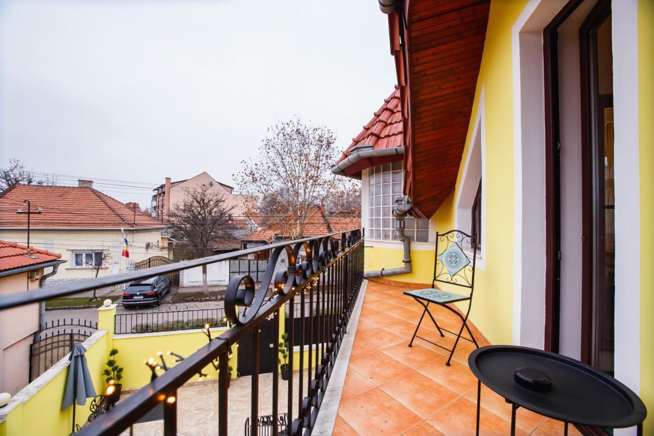 Casa 3 Guesthouse Oradea Exterior photo