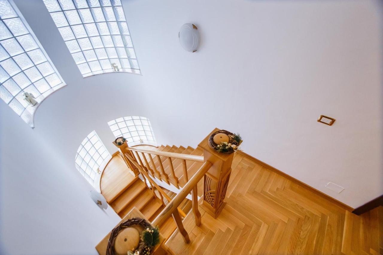 Casa 3 Guesthouse Oradea Exterior photo