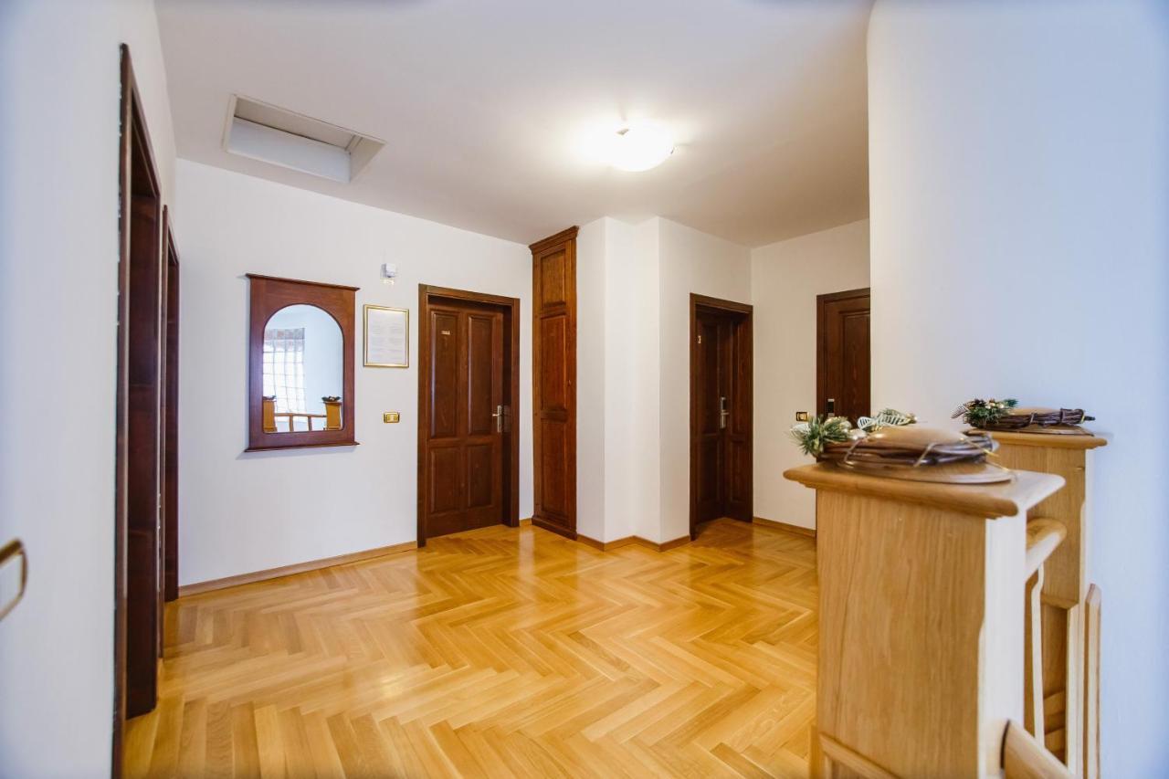 Casa 3 Guesthouse Oradea Exterior photo
