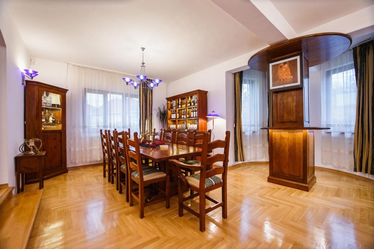 Casa 3 Guesthouse Oradea Exterior photo