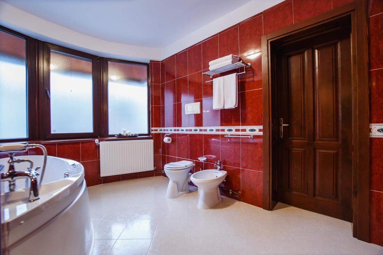 Casa 3 Guesthouse Oradea Exterior photo